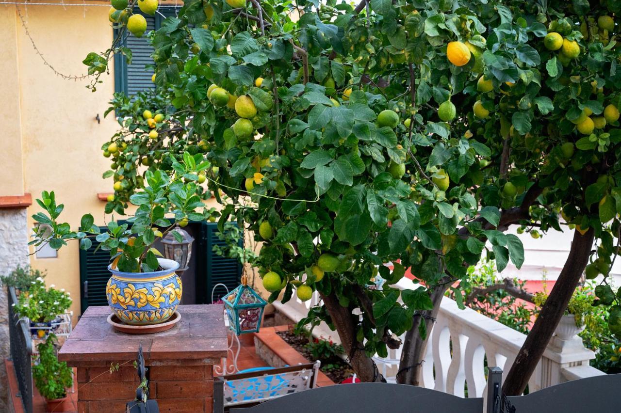 Apartamento Casa "Positano" Da Ely - Salerno Centro Con Self Check-In Exterior foto